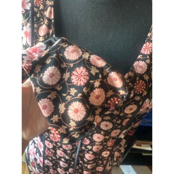 Apostrophe Juniors Floral Long Sleeve Top – V-Neck Boho Style - Picture 4 of 7